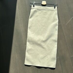 Aritzia sculpt knit skirt in bone color